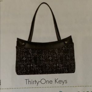 Thirty-one Keys Fitted Purse Skirt